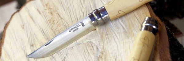 Нож Opinel №7 Nature, нержавеющая сталь, рукоять самшит, гравировка сердца, 001548 Нож Opinel №7 Nature, нержавеющая сталь, рукоять самшит, гравировка сердца, 001548