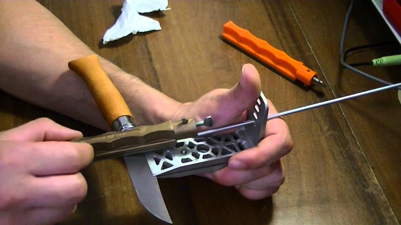 Как нож строгает волос